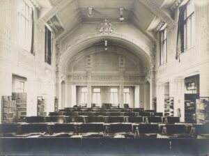 Kolozsvári Egyetemi Könyvtár, nagy olvasóterem (1910 körül)